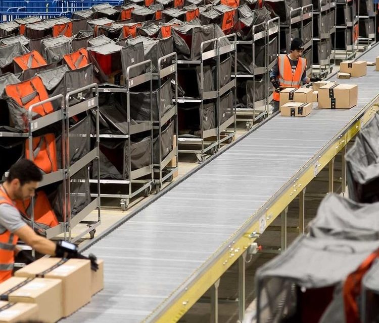 Amazon investe sull’automazione dei propri magazzini