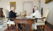 È durata 45 minuti la visita di congedo tra Mattarella e il Papa