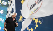 Il Movimento 5 stelle si spacca sulla performance di Grillo in tv