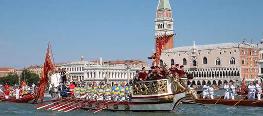 La disparità di genere nei premi della regata storica di Venezia