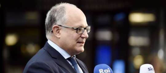 “La tassa su colf e badanti è una fake news”, assicura Gualtieri