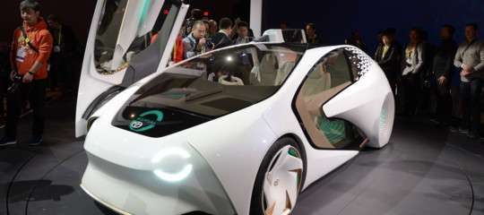 L’auto del futuro è uno smartphone su quattro ruote