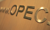 L’Opec+ trova l’intesa, da agosto 400mila barili di greggio in più