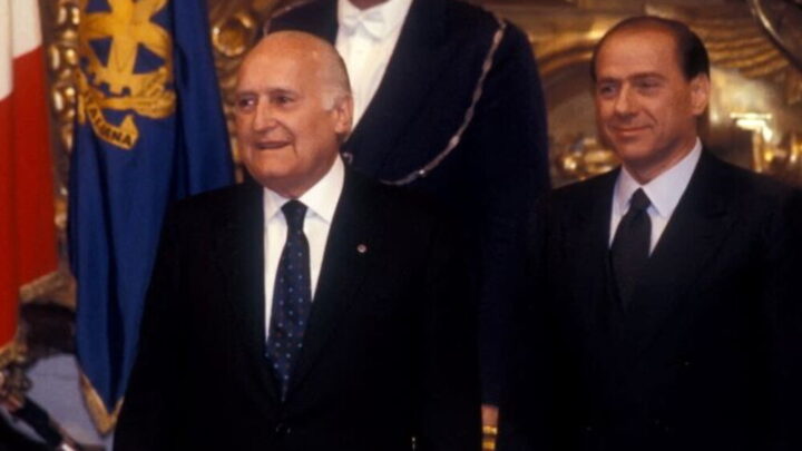 Trenta anni fa la discesa in campo di Berlusconi. Il videomessaggio “L’Italia è il Paese che amo”